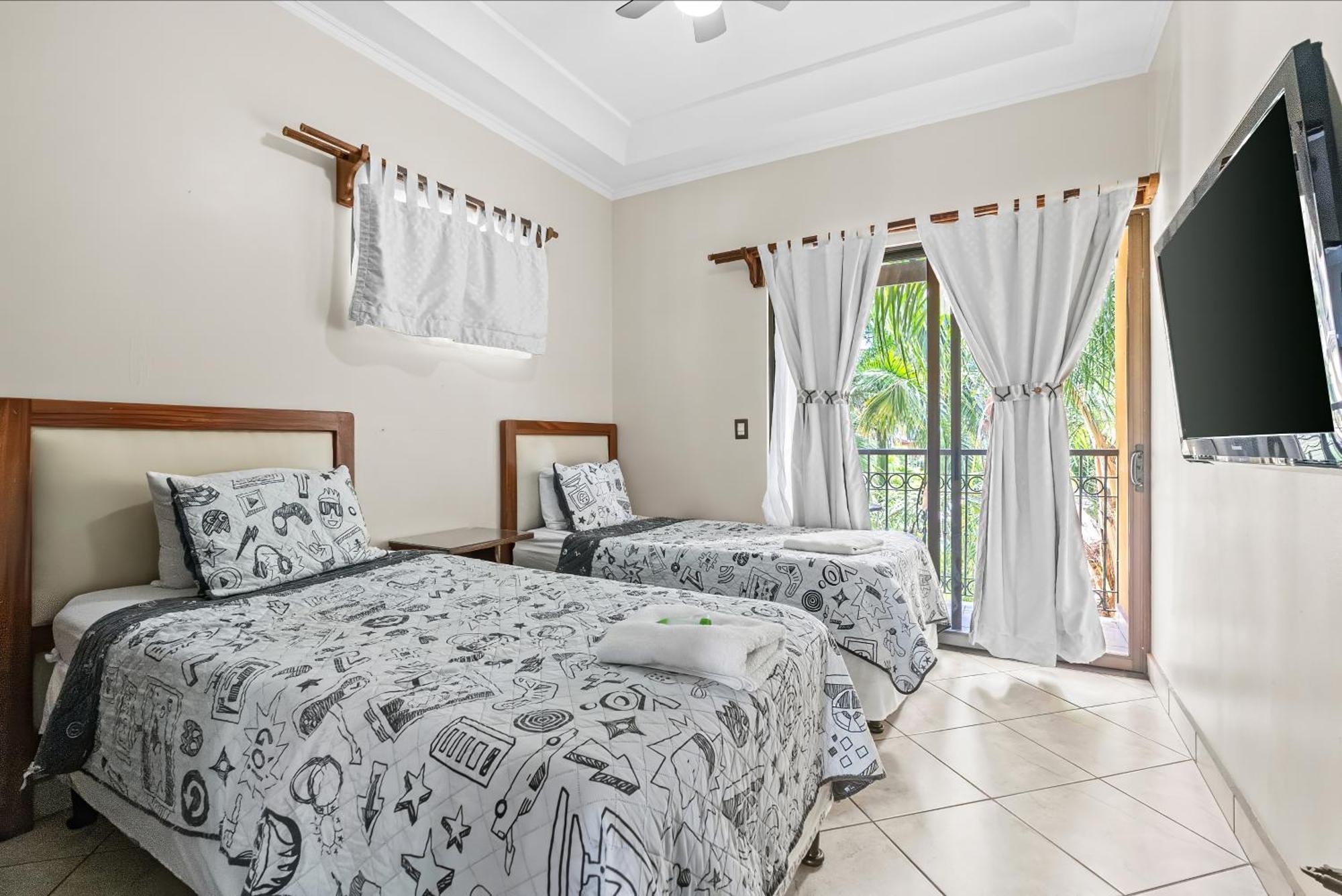 The Oaks Tamarindo Pool Front Condominiums Fast Wifi ภายนอก รูปภาพ